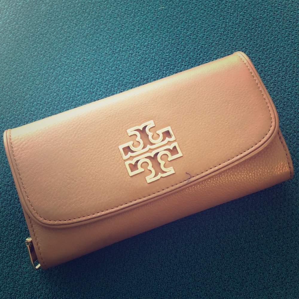 Tory Burch Britten duo envelope wallet tan leather
